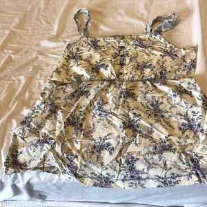 Printed tank top.  Pretty!